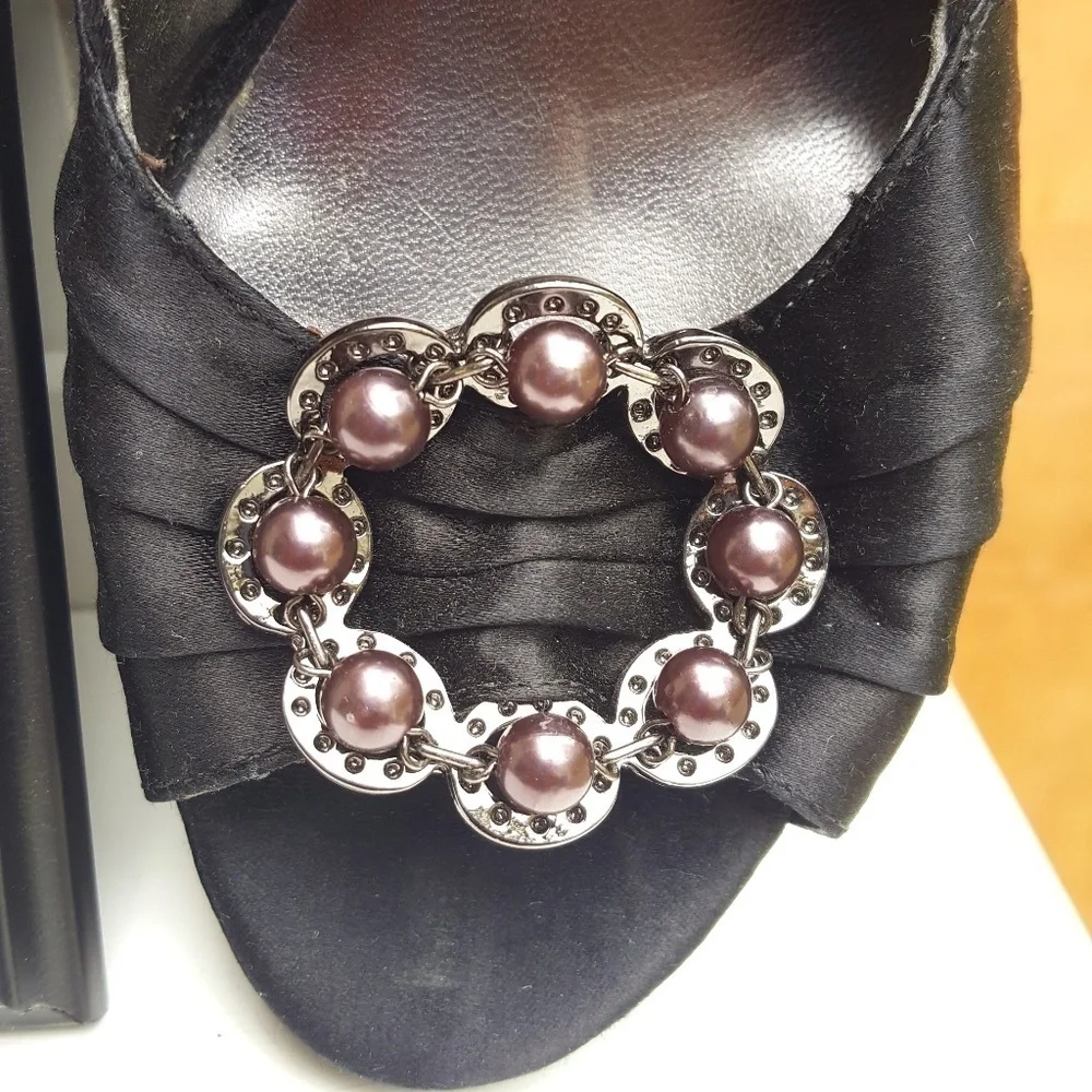 NINE WEST SATIN HEELS